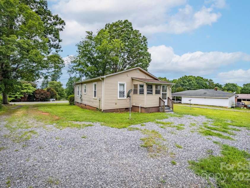 843 Summers Road, Valdese, NC 28690.  MLS# CAR4266184, YatesRealty ID 19796. Backyard