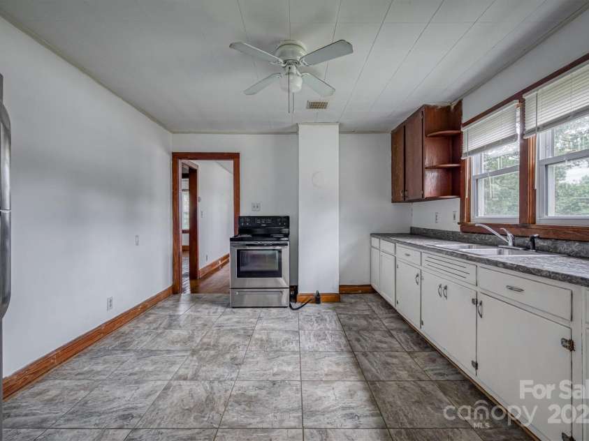 843 Summers Road, Valdese, NC 28690.  MLS# CAR4266184, YatesRealty ID 19796. Kitchen