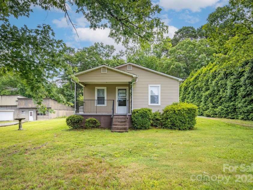 843 Summers Road, Valdese, NC 28690.  MLS# CAR4266184, YatesRealty ID 19796. Welcome Home!