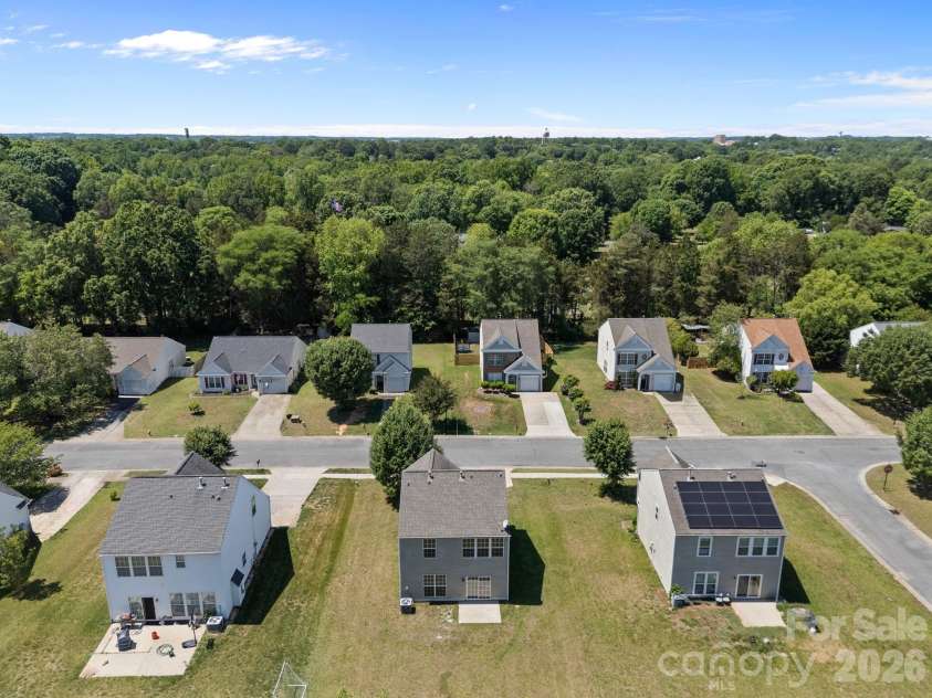 10410 Roundleaf Drive, Charlotte, NC 28213.  MLS# CAR4378376, YatesRealty ID 19797. 