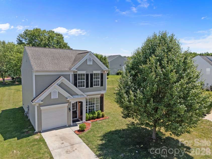 10410 Roundleaf Drive, Charlotte, NC 28213.  MLS# CAR4378376, YatesRealty ID 19797. 