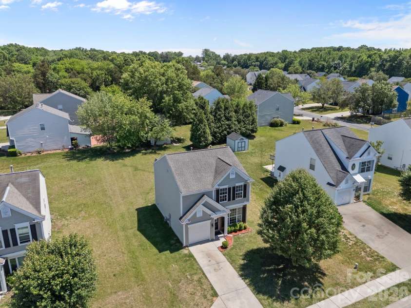10410 Roundleaf Drive, Charlotte, NC 28213.  MLS# CAR4378376, YatesRealty ID 19797. 