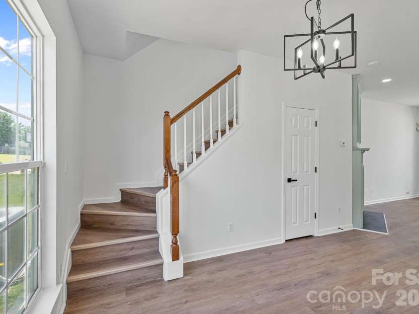 10410 Roundleaf Drive, Charlotte, NC 28213.  MLS# CAR4378376, YatesRealty ID 19797. 