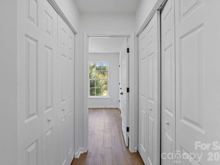 10410 Roundleaf Drive, Charlotte, NC 28213.  MLS# CAR4378376, YatesRealty ID 19797. 