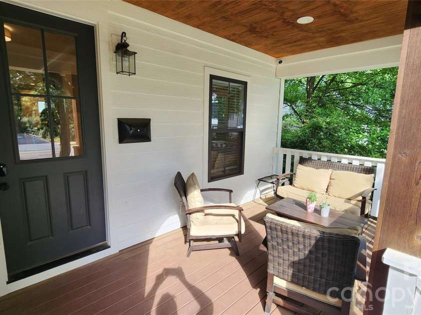 4231 Craig Avenue, Charlotte, NC 28211.  MLS# CAR4368270, YatesRealty ID 19798. 