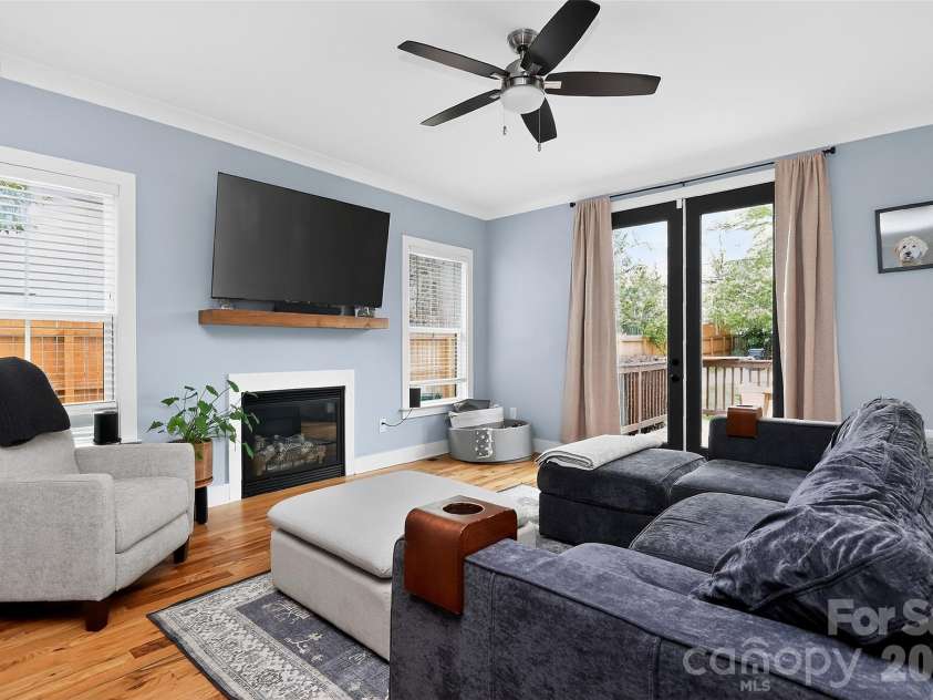 4231 Craig Avenue, Charlotte, NC 28211.  MLS# CAR4368270, YatesRealty ID 19798. 