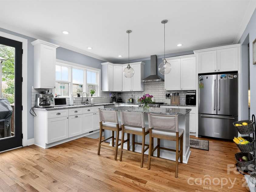4231 Craig Avenue, Charlotte, NC 28211.  MLS# CAR4368270, YatesRealty ID 19798. 