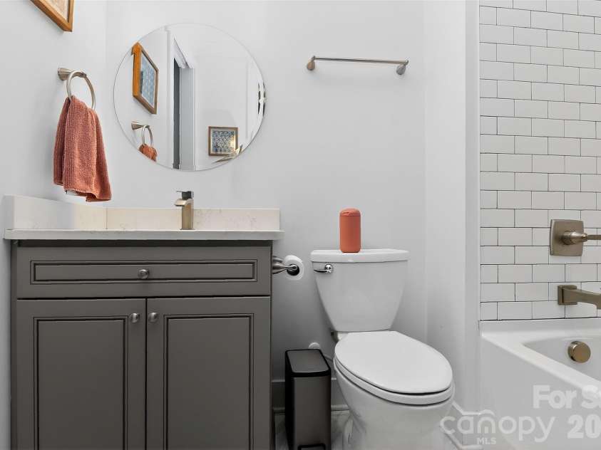 4231 Craig Avenue, Charlotte, NC 28211.  MLS# CAR4368270, YatesRealty ID 19798. 