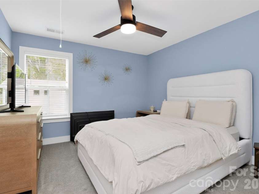 4231 Craig Avenue, Charlotte, NC 28211.  MLS# CAR4368270, YatesRealty ID 19798. 