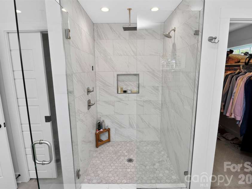 4231 Craig Avenue, Charlotte, NC 28211.  MLS# CAR4368270, YatesRealty ID 19798. 