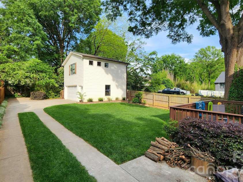 4231 Craig Avenue, Charlotte, NC 28211.  MLS# CAR4368270, YatesRealty ID 19798. 