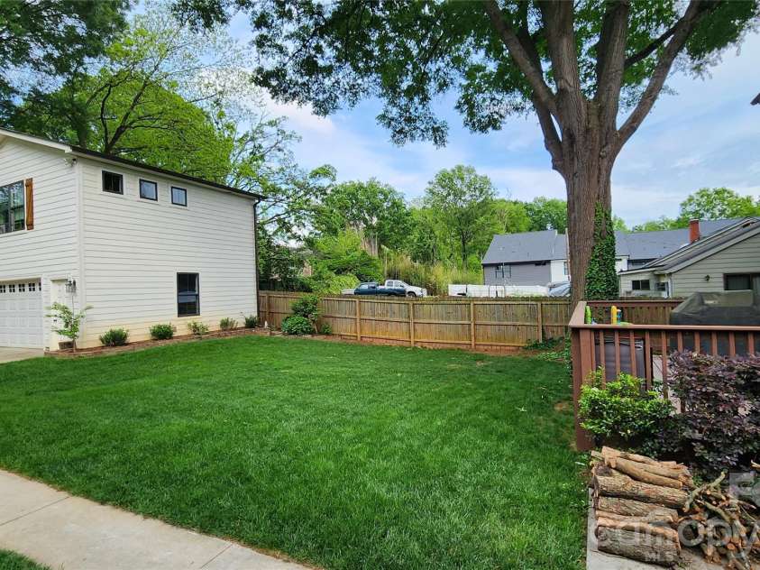 4231 Craig Avenue, Charlotte, NC 28211.  MLS# CAR4368270, YatesRealty ID 19798. 