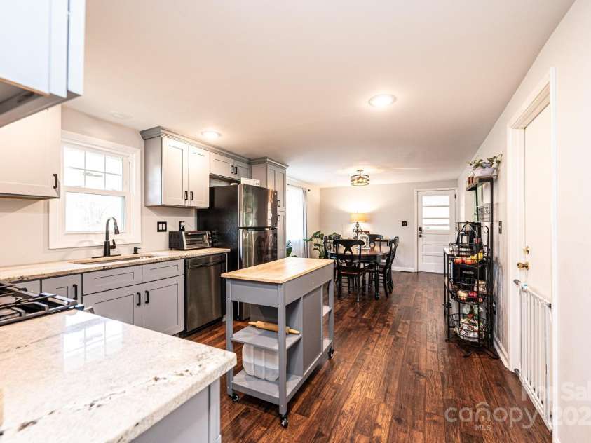 2745 33rd Avenue, Hickory, NC 28601.  MLS# CAR4219709, YatesRealty ID 19801. 