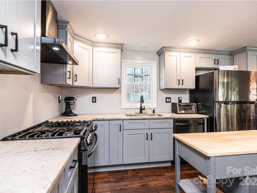 2745 33rd Avenue, Hickory, NC 28601.  MLS# CAR4219709, YatesRealty ID 19801. 