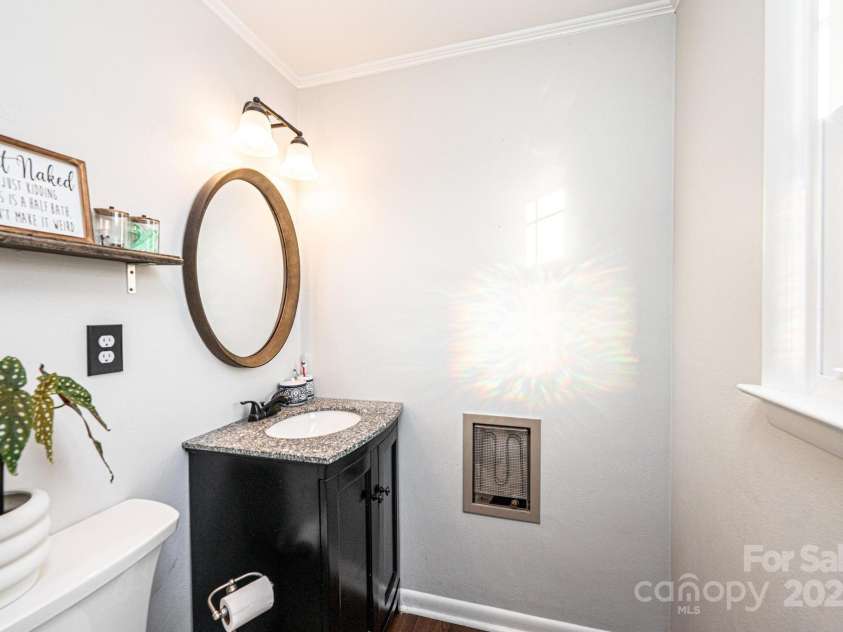 2745 33rd Avenue, Hickory, NC 28601.  MLS# CAR4219709, YatesRealty ID 19801. 