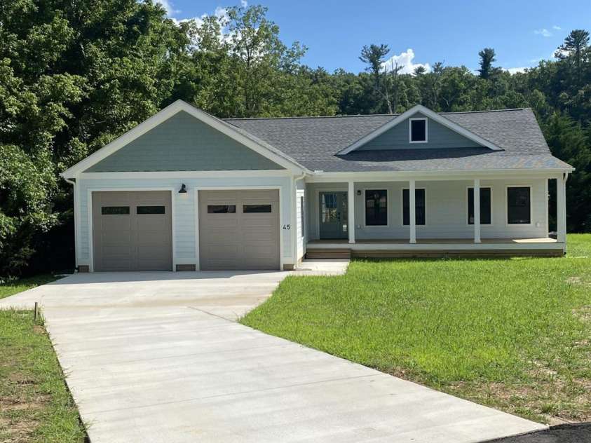 45 Gash Cove Road, Hendersonville, NC 28791.  MLS# CAR4379415, YatesRealty ID 19801. 