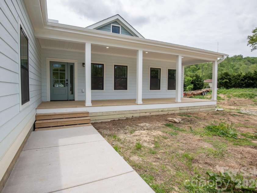 45 Gash Cove Road, Hendersonville, NC 28791.  MLS# CAR4379415, YatesRealty ID 19801. 