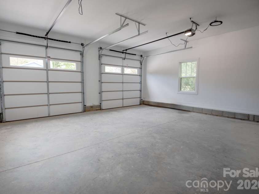 45 Gash Cove Road, Hendersonville, NC 28791.  MLS# CAR4379415, YatesRealty ID 19801. 