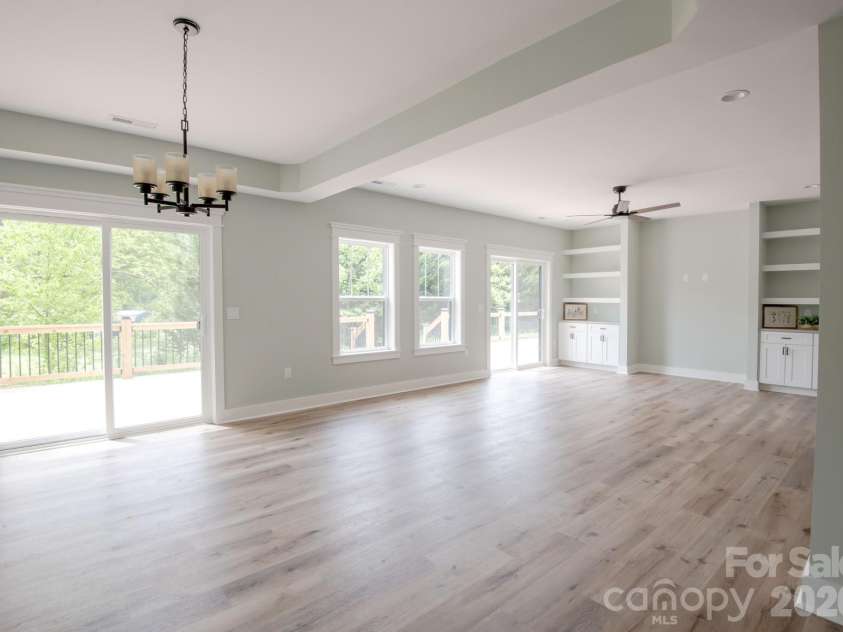 45 Gash Cove Road, Hendersonville, NC 28791.  MLS# CAR4379415, YatesRealty ID 19801. 