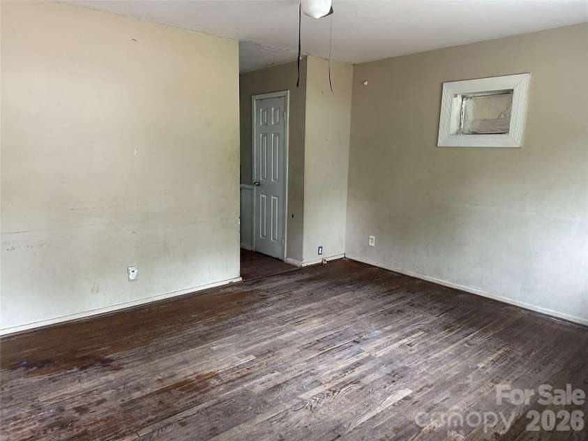 1103 Lewiston Avenue, Charlotte, NC 28208.  MLS# CAR4378927, YatesRealty ID 19802. 