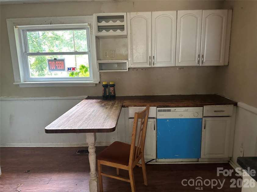 1103 Lewiston Avenue, Charlotte, NC 28208.  MLS# CAR4378927, YatesRealty ID 19802. 