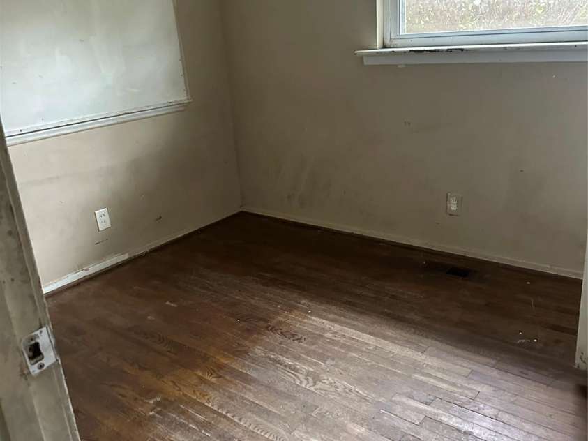 1103 Lewiston Avenue, Charlotte, NC 28208.  MLS# CAR4378927, YatesRealty ID 19802. 