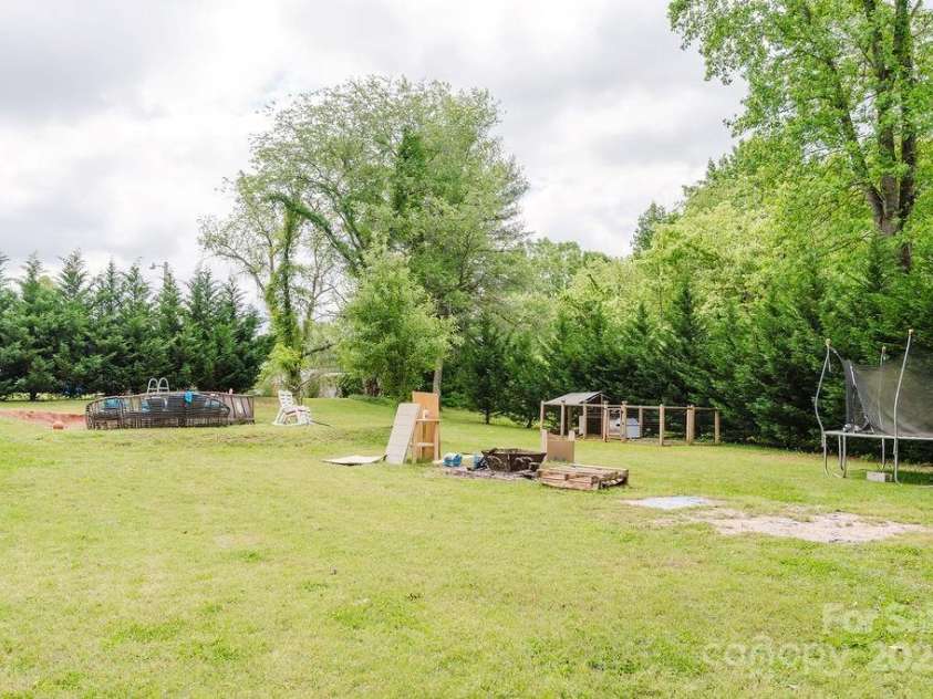 18 Shannon Court, Newton, NC 28658.  MLS# CAR4251262, YatesRealty ID 19802. 