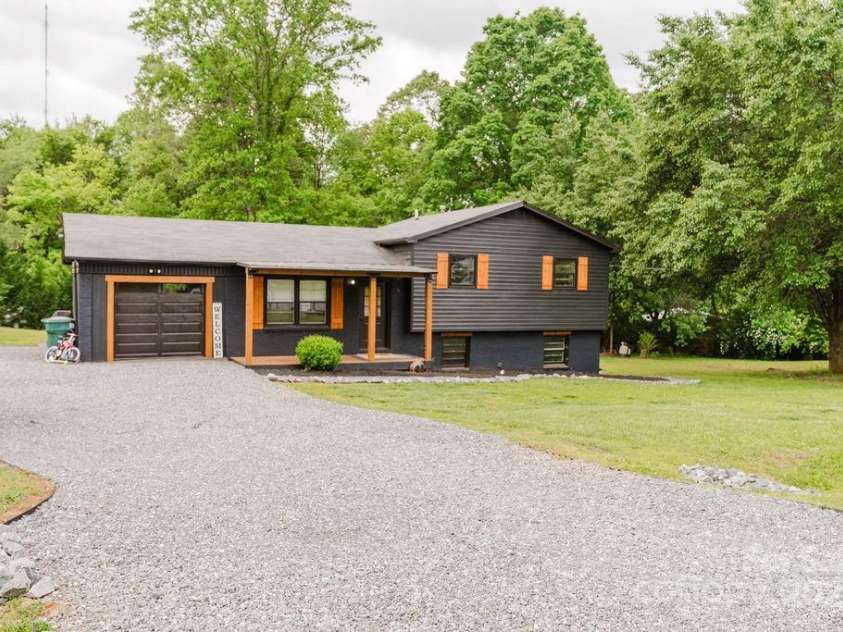 18 Shannon Court, Newton, NC 28658.  MLS# CAR4251262, YatesRealty ID 19802. 