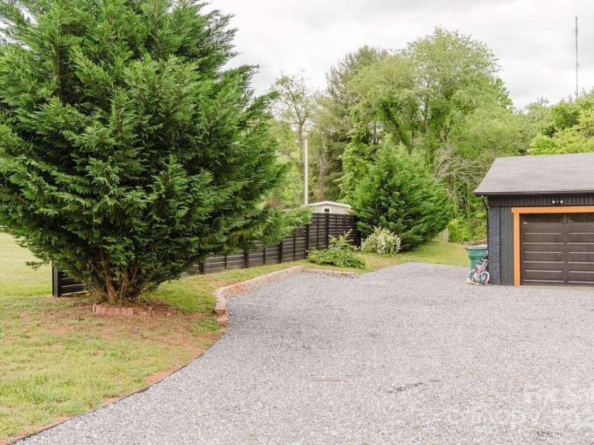 18 Shannon Court, Newton, NC 28658.  MLS# CAR4251262, YatesRealty ID 19802. 