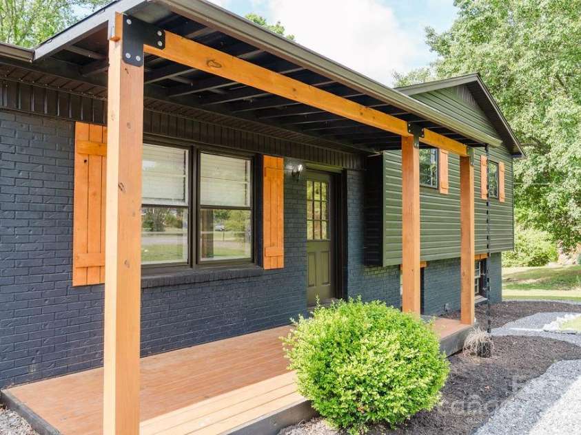 18 Shannon Court, Newton, NC 28658.  MLS# CAR4251262, YatesRealty ID 19802. Exterior