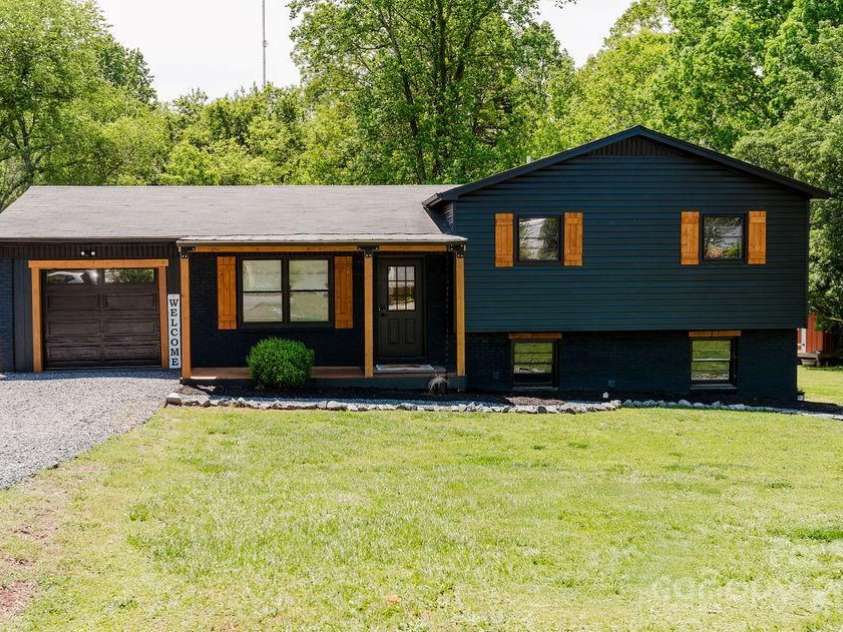 18 Shannon Court, Newton, NC 28658.  MLS# CAR4251262, YatesRealty ID 19802. Front View