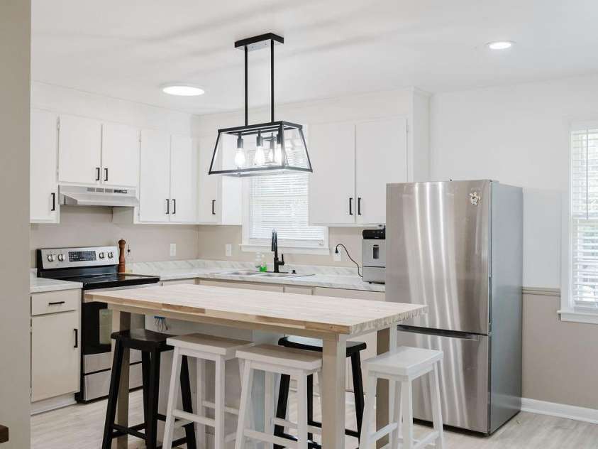 18 Shannon Court, Newton, NC 28658.  MLS# CAR4251262, YatesRealty ID 19802. Kitchen