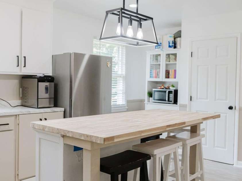 18 Shannon Court, Newton, NC 28658.  MLS# CAR4251262, YatesRealty ID 19802. Kitchen