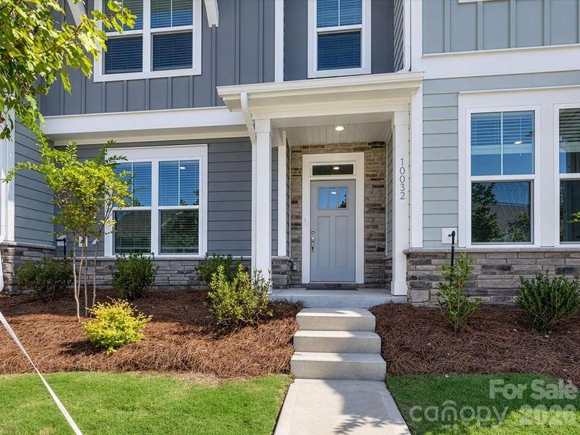 10032 Mamillion Drive, Huntersville, NC 28078.  MLS# CAR4379711, YatesRealty ID 19803. 