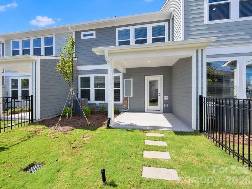 10032 Mamillion Drive, Huntersville, NC 28078.  MLS# CAR4379711, YatesRealty ID 19803. 