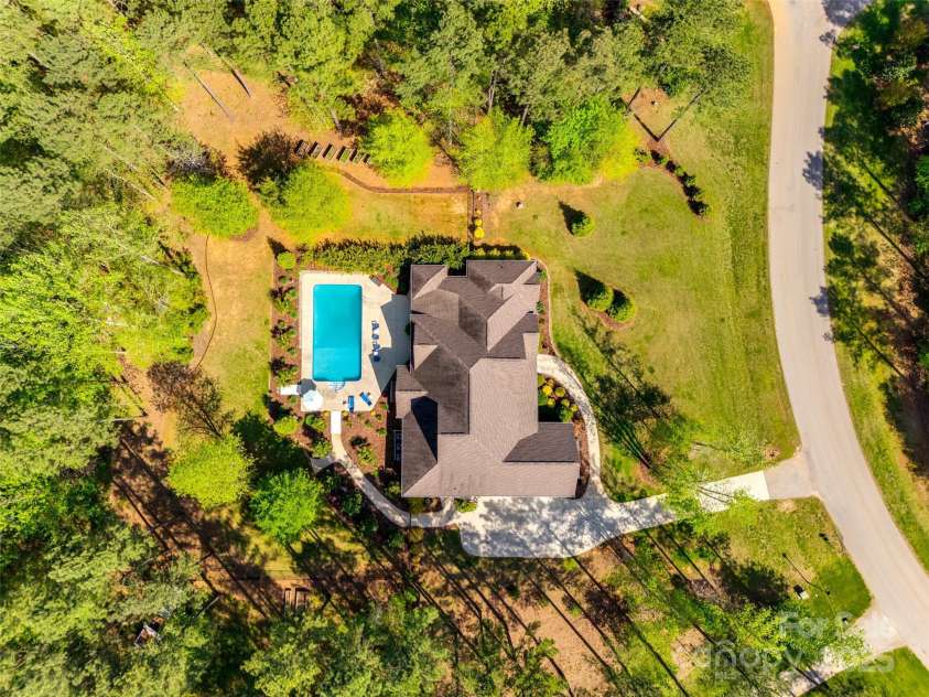 1012 Ledge Wood Lane, Clover, SC 29710.  MLS# CAR4239136, YatesRealty ID 19803. 