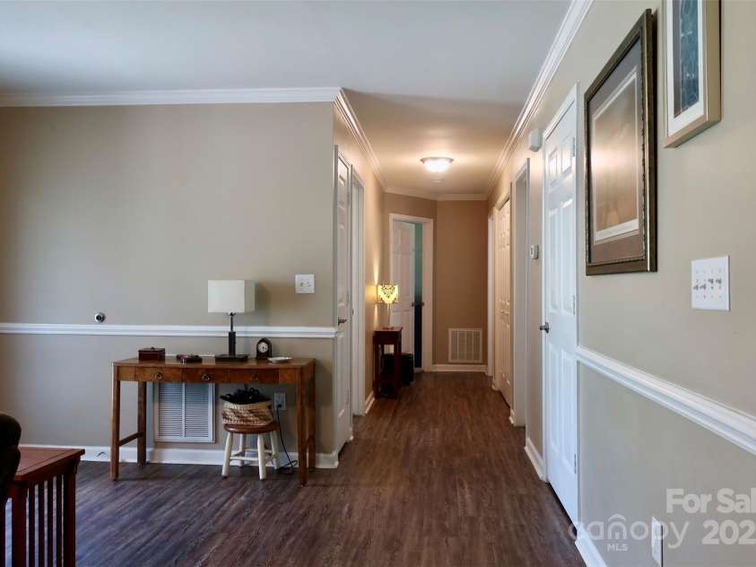 1657 6th Street, Hickory, NC 28602.  MLS# CAR4254973, YatesRealty ID 19804. 