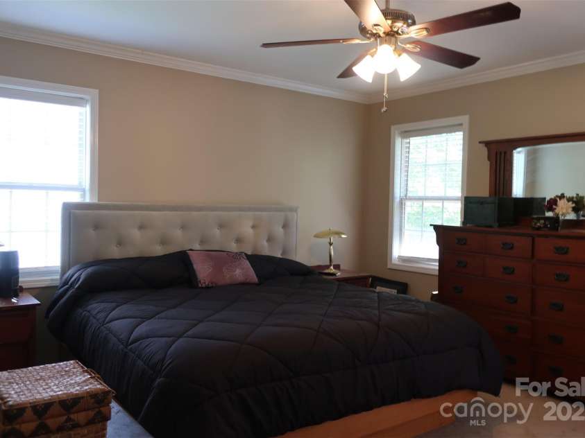 1657 6th Street, Hickory, NC 28602.  MLS# CAR4254973, YatesRealty ID 19804. 