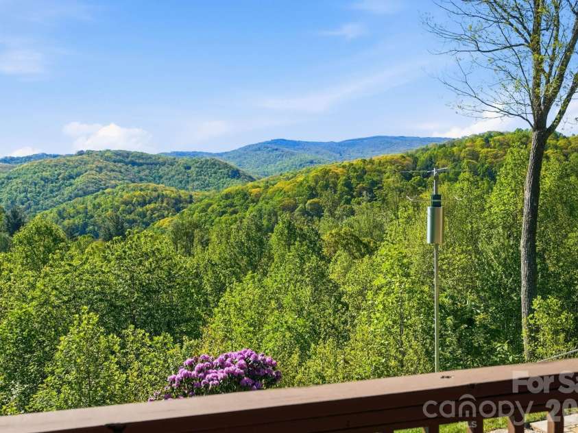 394 Hummingbird Lane, Elk Park, NC 28622.  MLS# CAR4376950, YatesRealty ID 19805. 