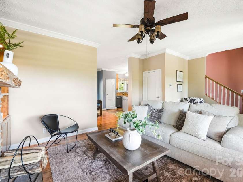 394 Hummingbird Lane, Elk Park, NC 28622.  MLS# CAR4376950, YatesRealty ID 19805. 