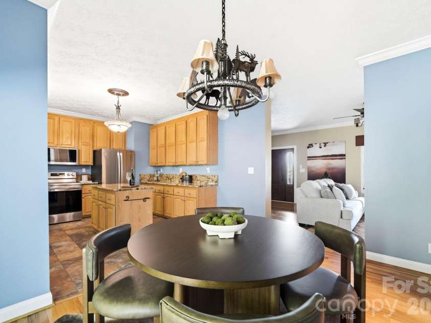 394 Hummingbird Lane, Elk Park, NC 28622.  MLS# CAR4376950, YatesRealty ID 19805. 