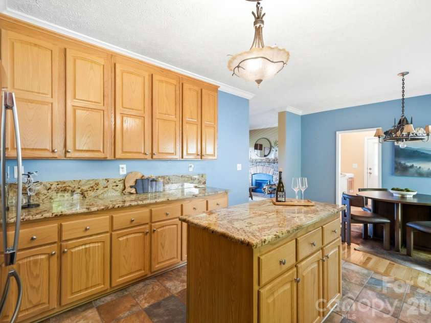 394 Hummingbird Lane, Elk Park, NC 28622.  MLS# CAR4376950, YatesRealty ID 19805. 