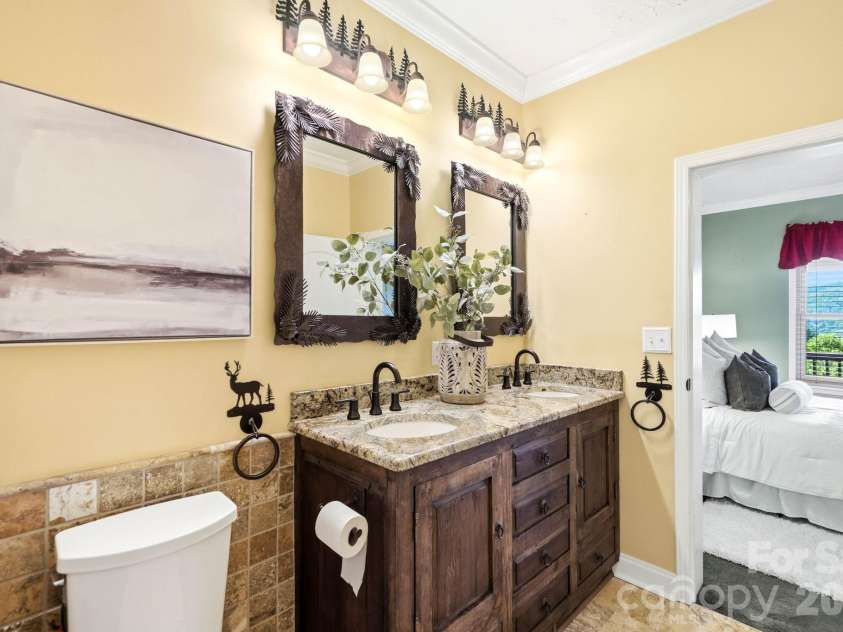 394 Hummingbird Lane, Elk Park, NC 28622.  MLS# CAR4376950, YatesRealty ID 19805. 