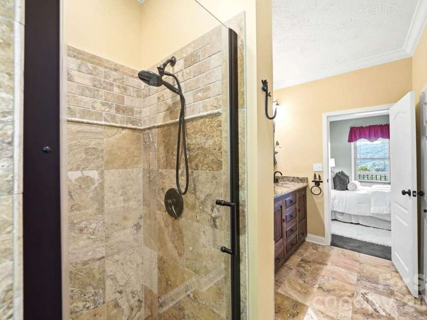 394 Hummingbird Lane, Elk Park, NC 28622.  MLS# CAR4376950, YatesRealty ID 19805. 