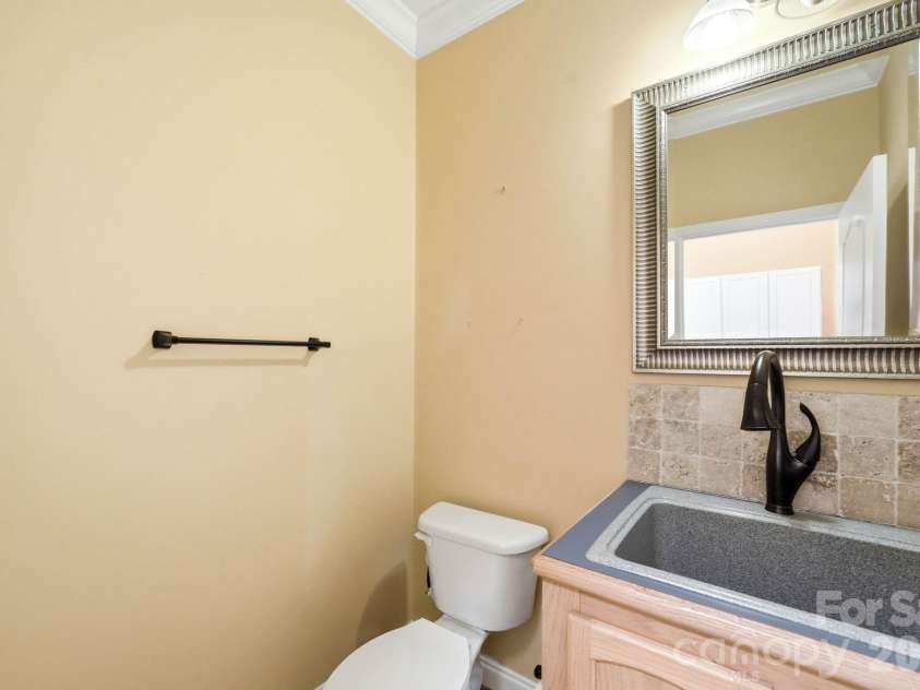 394 Hummingbird Lane, Elk Park, NC 28622.  MLS# CAR4376950, YatesRealty ID 19805. 