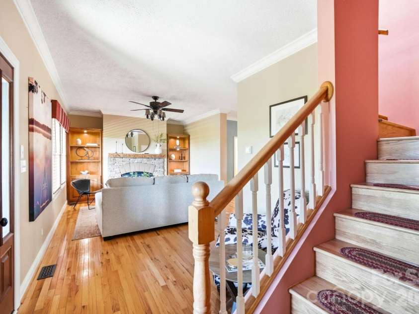 394 Hummingbird Lane, Elk Park, NC 28622.  MLS# CAR4376950, YatesRealty ID 19805. 