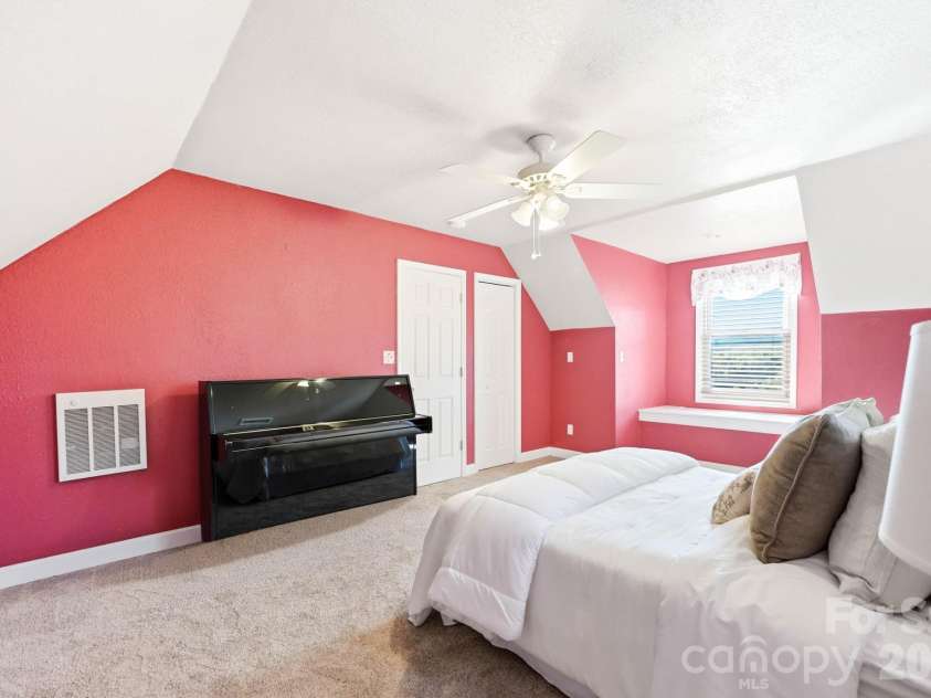 394 Hummingbird Lane, Elk Park, NC 28622.  MLS# CAR4376950, YatesRealty ID 19805. 