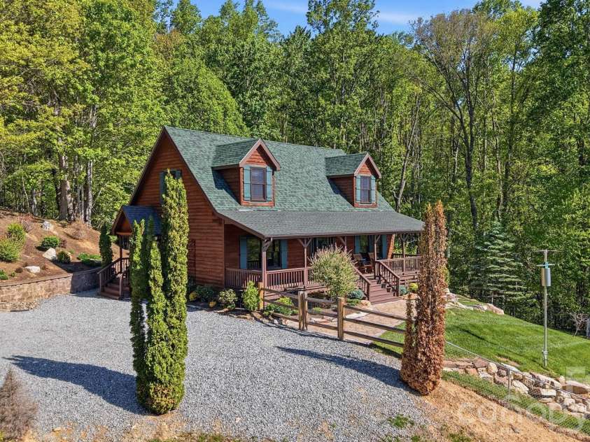 394 Hummingbird Lane, Elk Park, NC 28622.  MLS# CAR4376950, YatesRealty ID 19805. 