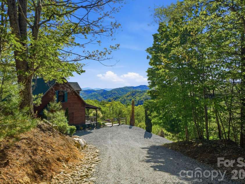 394 Hummingbird Lane, Elk Park, NC 28622.  MLS# CAR4376950, YatesRealty ID 19805. 