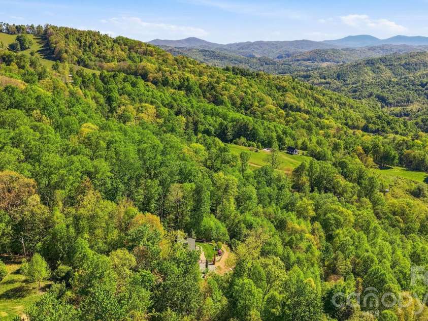 394 Hummingbird Lane, Elk Park, NC 28622.  MLS# CAR4376950, YatesRealty ID 19805. 